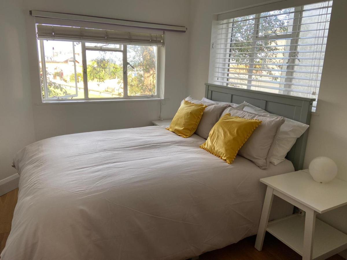 Warwick House - Stunning House With Terrace And Sea Views, Sleeps 11 Villa Worthing Eksteriør billede