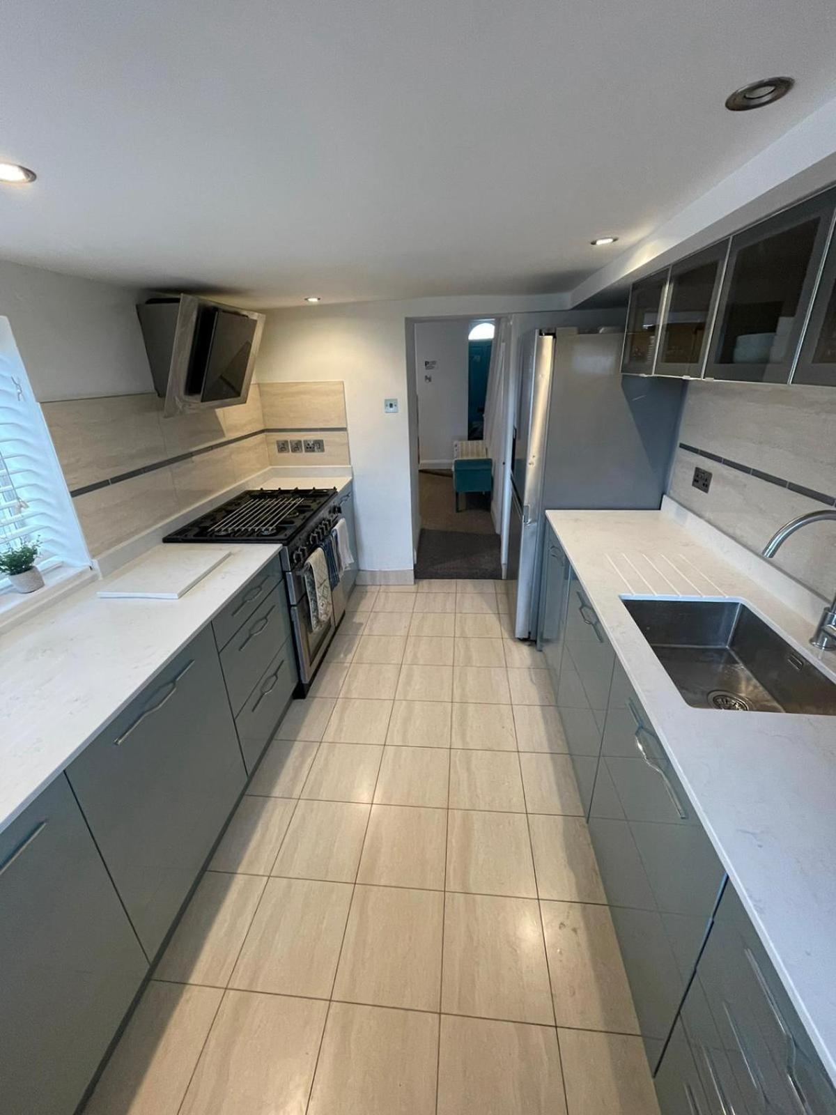 Warwick House - Stunning House With Terrace And Sea Views, Sleeps 11 Villa Worthing Eksteriør billede